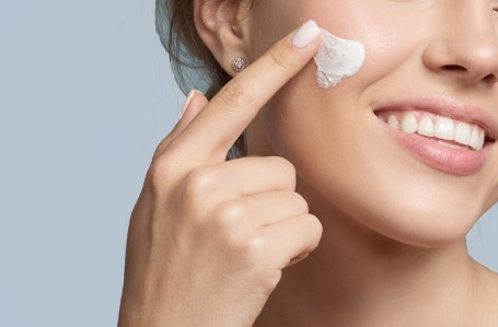 Karma Ciltlerde Doğru Nemlendirici Kullanımı